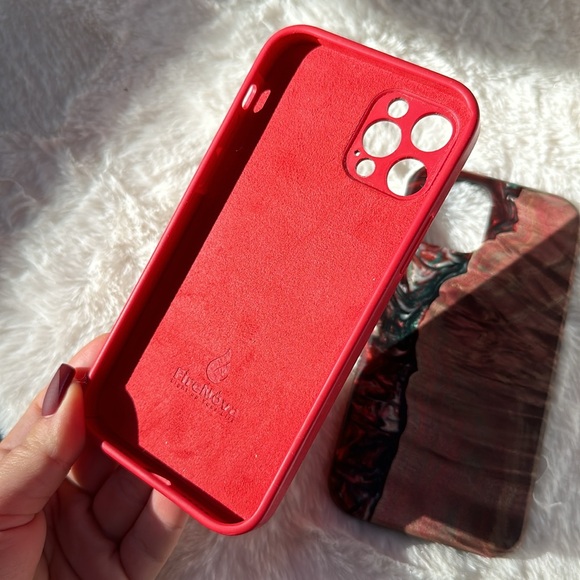 Set of 3 iPhone 12 Pro phone cases CARVED live edge MagSafe red and wood style - Picture 3 of 9